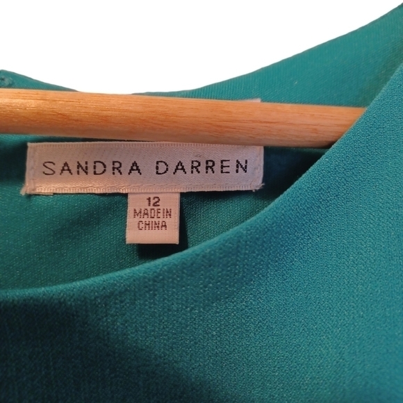 Sandra Darren Green Short Sleeved Dress with Gold Detail and Ruching - Picture 4 of 9